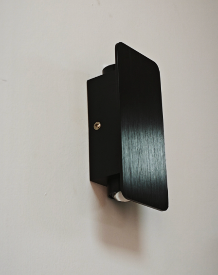 LineaGlow Minimalist LED Wall Light | Energy-Efficient Aluminium Wall Lamp