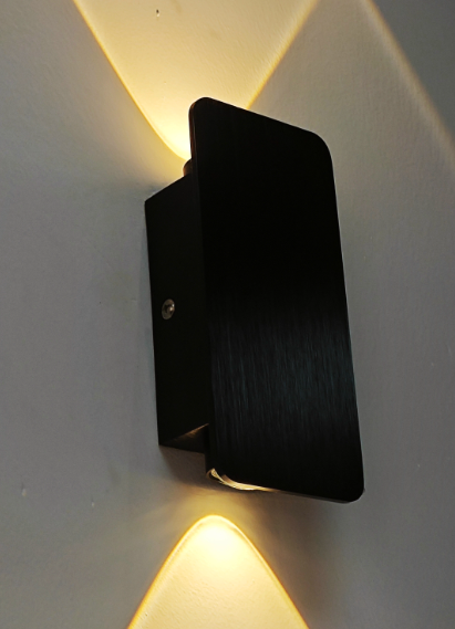 LineaGlow Minimalist LED Wall Light | Energy-Efficient Aluminium Wall Lamp