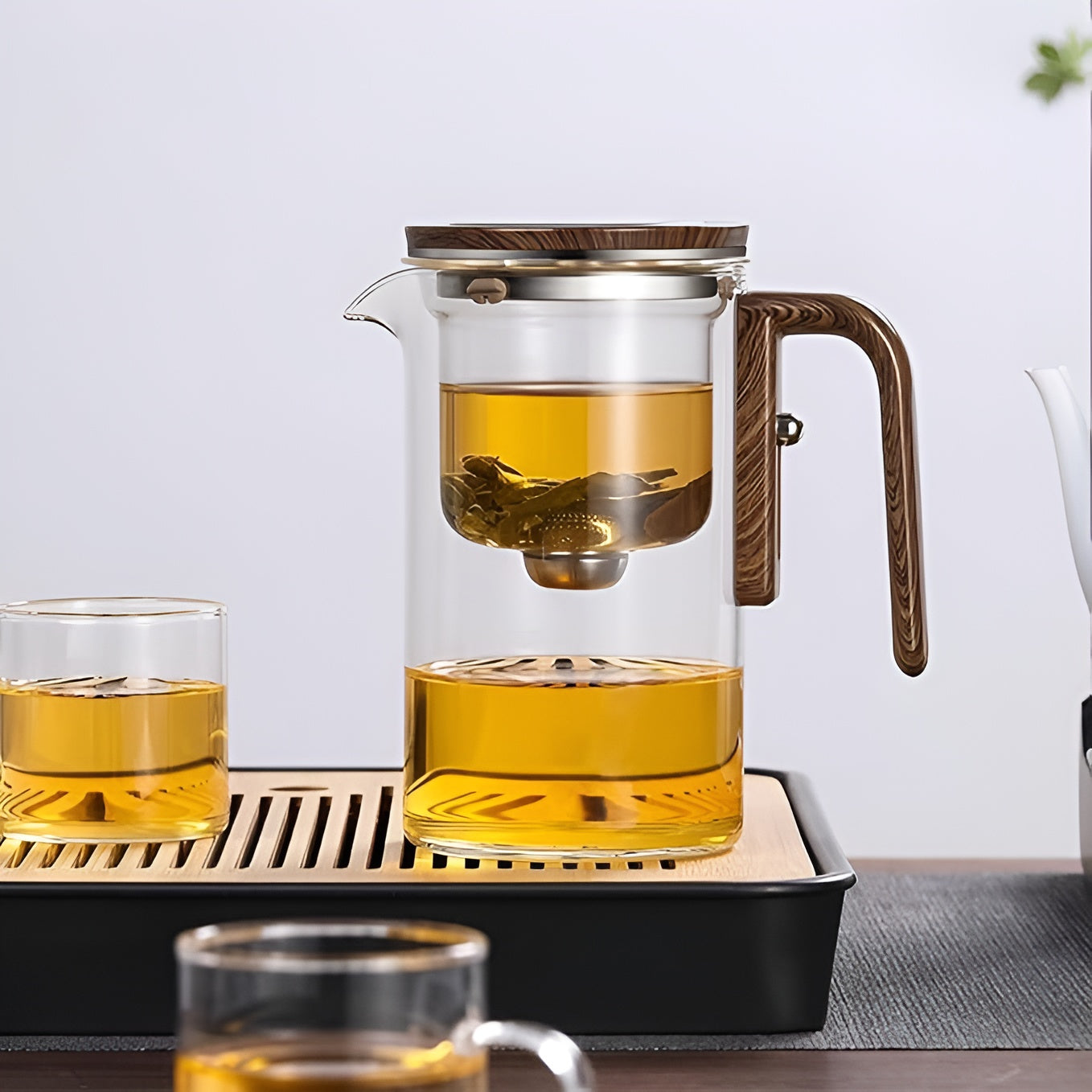 Glass Teapot with Wooden Handle Heat-Resistant Elegant Design