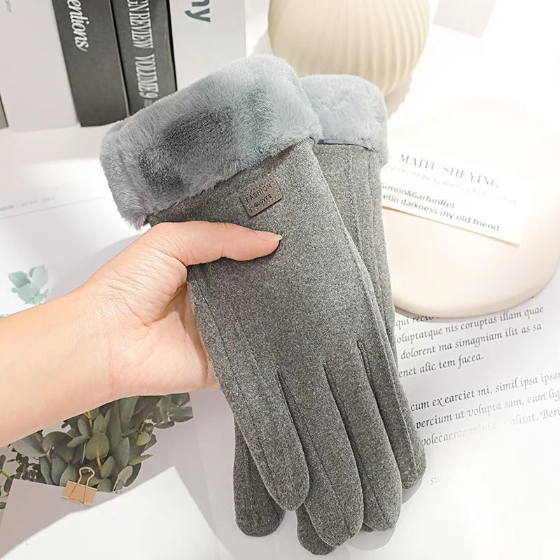 Women’s Winter Plush Gloves – Warm Suede, Fashionable Design & Touchscreen Compatible