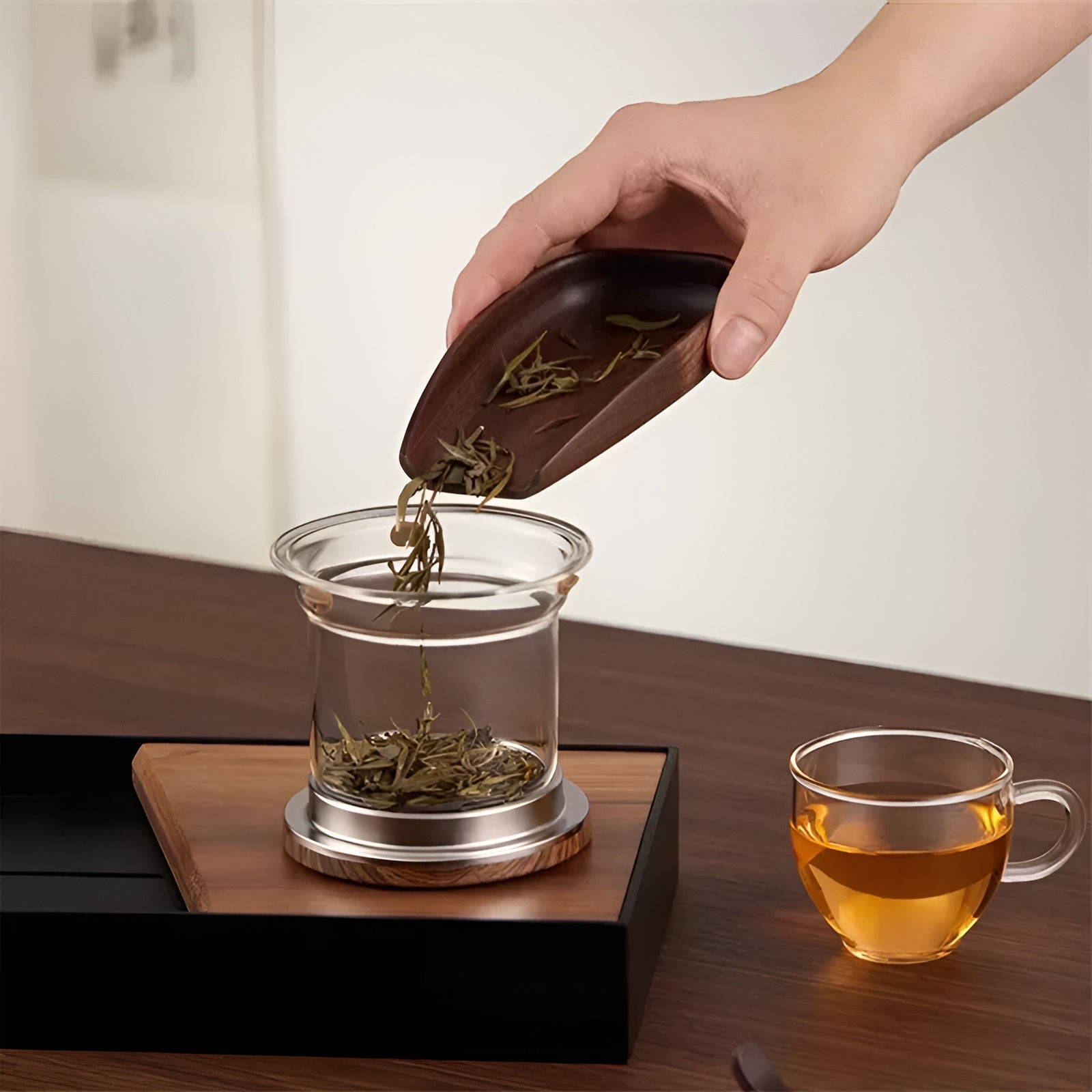 Glass Teapot with Wooden Handle Heat-Resistant Elegant Design