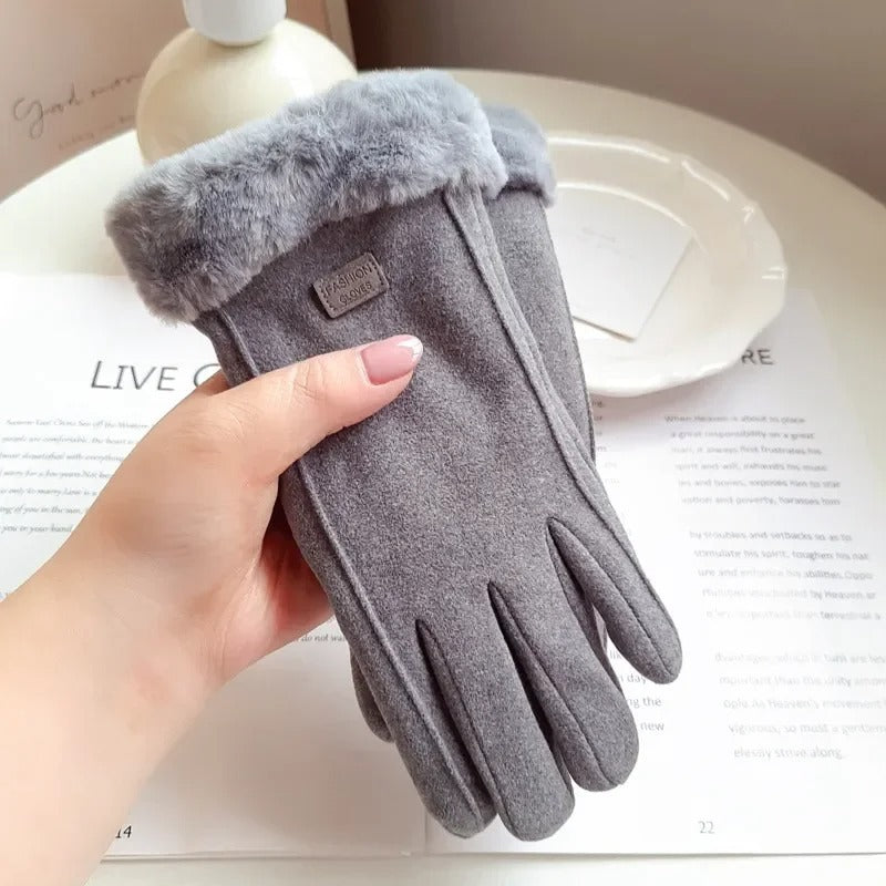 Women’s Winter Plush Gloves – Warm Suede, Fashionable Design & Touchscreen Compatible