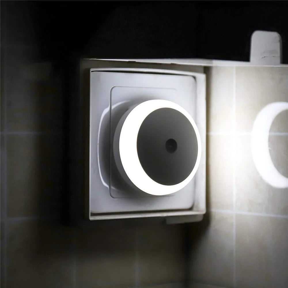 Smart Sensor LED Night Light – Automatic Plug-In Wall Lamp